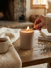 Load image into Gallery viewer, Ambre Santal Candle