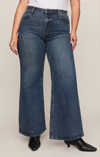 Load image into Gallery viewer, The Stunner Mid Rise Wide Leg
