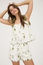 Load image into Gallery viewer, Floral Scallop Hem Shorts