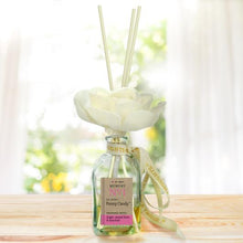 Load image into Gallery viewer, Classic Floral Diffuser