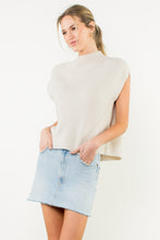 Load image into Gallery viewer, Farah Vest - Cream
