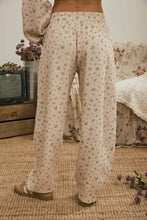 Load image into Gallery viewer, Ditsy Floral Wide Leg Pant
