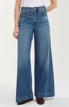 Load image into Gallery viewer, Kit High Rise Wide Leg Jeans
