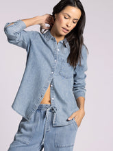 Load image into Gallery viewer, Shay Button Down Shirt - June Wash
