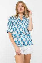 Load image into Gallery viewer, Fields of Flowers Split Neck Blouse
